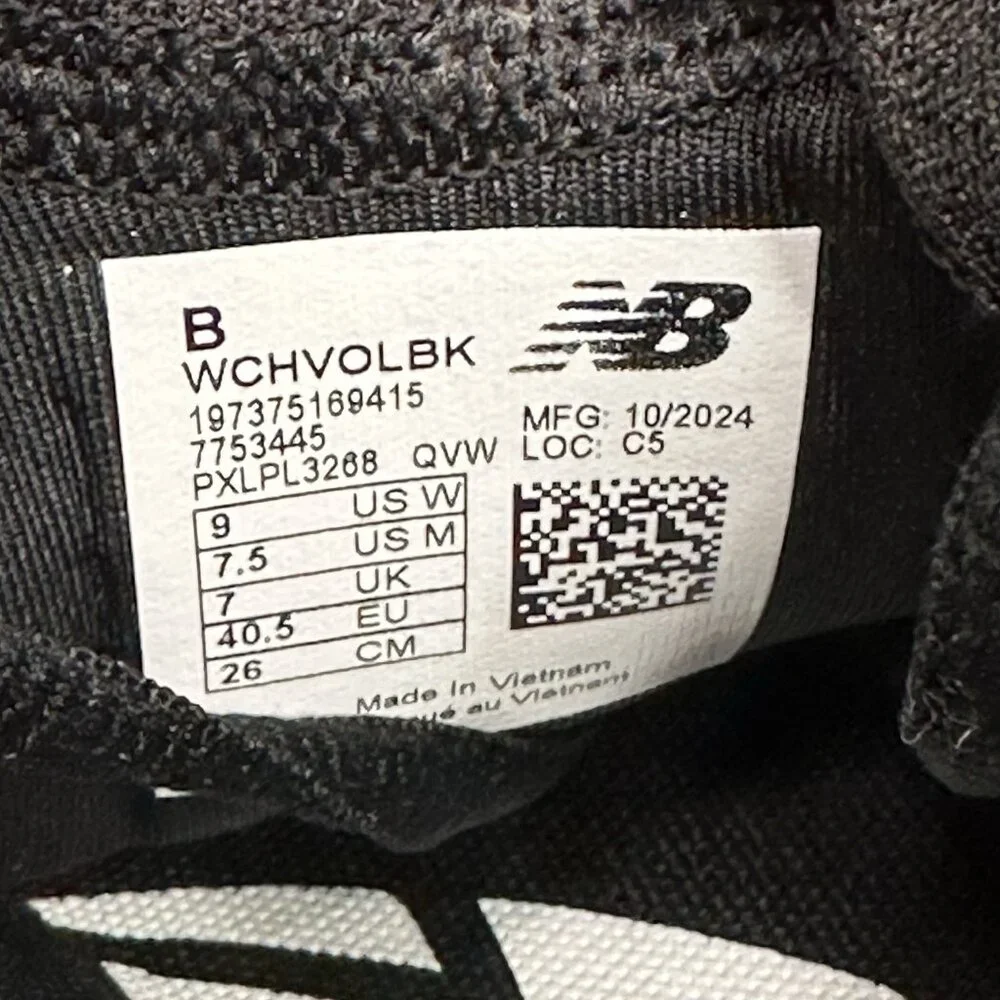 New Balance FuelCell VB-01 Womens Size 9 (B) Volleyball‎ Shoes Black / White NEW